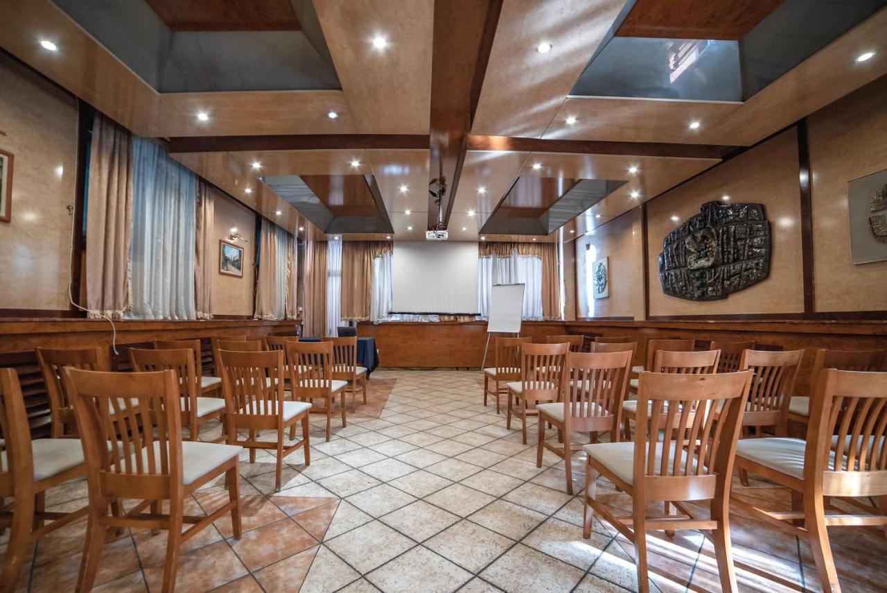 Hotel Нови-Сад Экстерьер фото